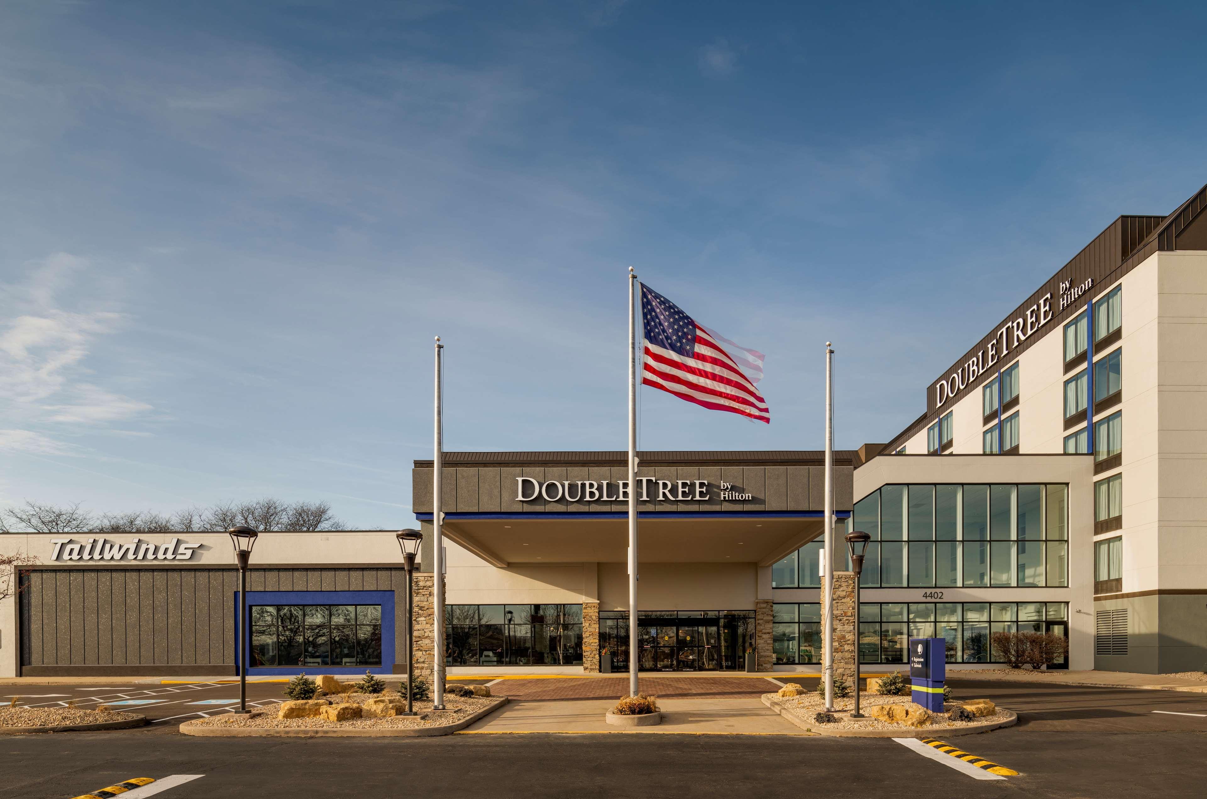Doubletree By Hilton Madison East Exterior foto