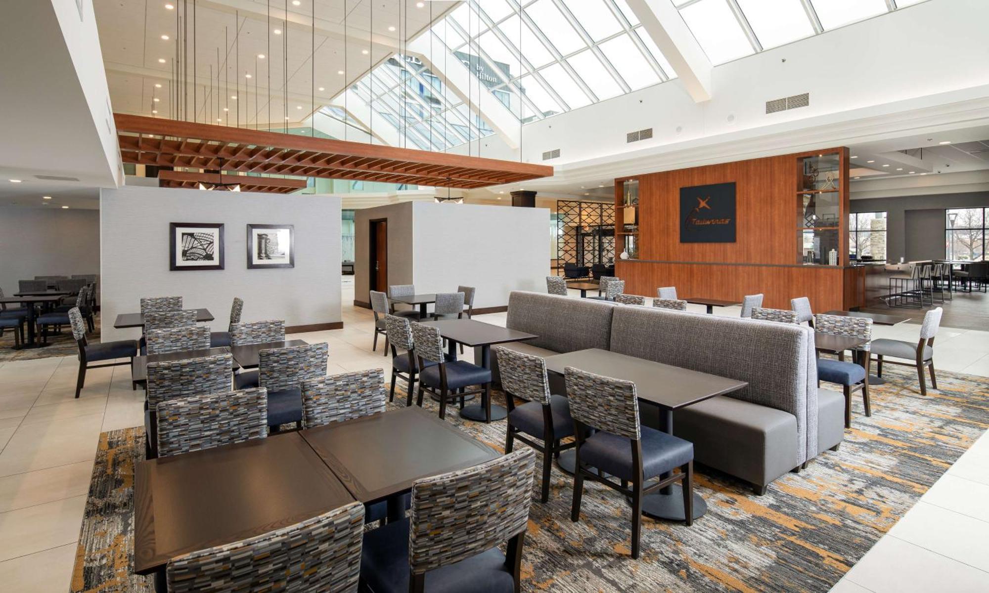 Doubletree By Hilton Madison East Exterior foto